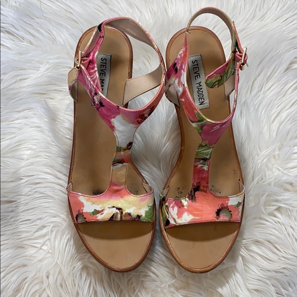 Steve Madden floral print wedges - Picture 2 of 8